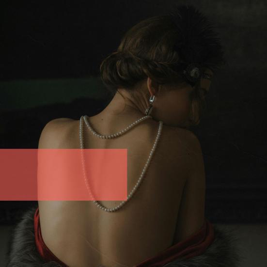 Kvinde set fra ryggen